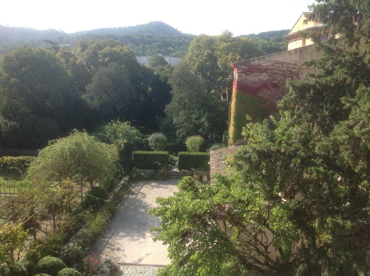Le Petit Figuier Bed and Breakfast La Roque-d'Antheron Eksteriør billede